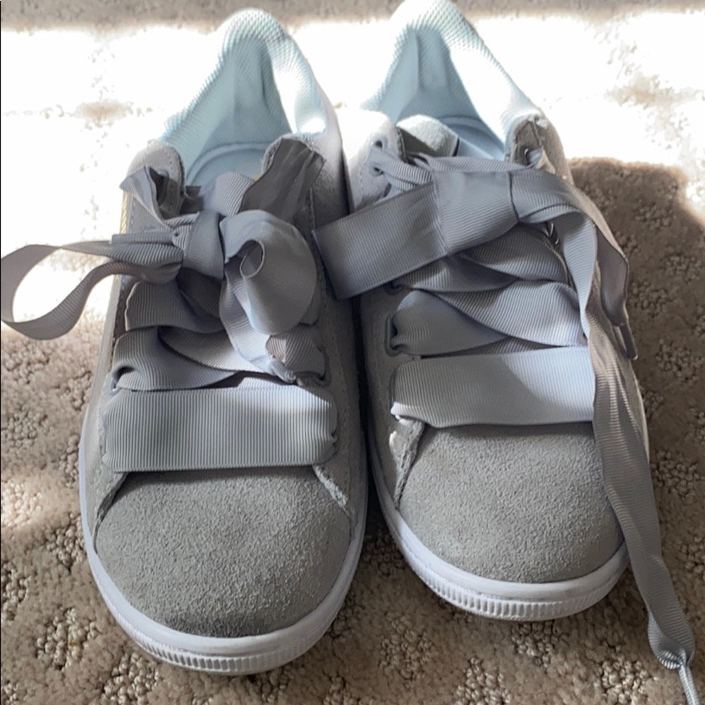 grey pumas